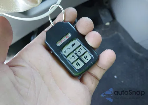 2014 Honda Odyssey Ex-L z USA, uszkodzony, nr VIN 5FNRL5H62EB019937